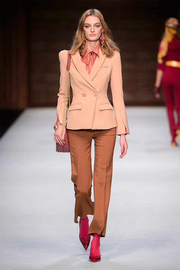 Milano Fashion Week 2018, Elisabetta Franchi s’ispira a Monica Vitti. FOTO Milano Fashion Week 2018, Elisabetta Franchi s’ispira a Monica Vitti. FOTO