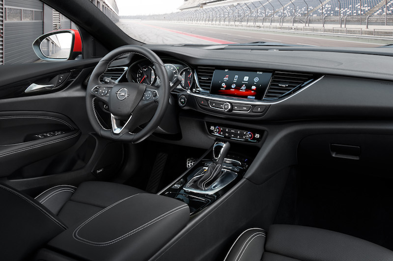 Opel Insignia GSi di una sportiva di razza