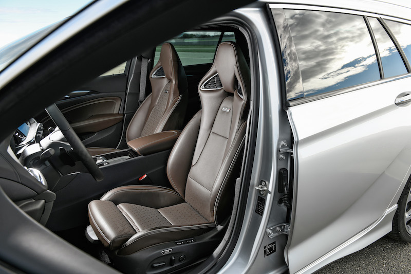 Opel Insignia GSi di una sportiva di razza