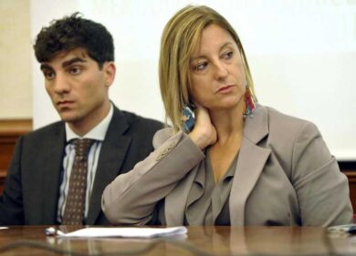 Elezioni Lazio 2018. Lombardi presenta la squadra in diretta Facebook