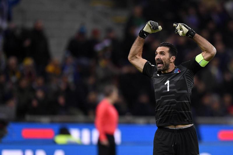 Juventus, Buffon non si ritira? “Può giocare altri due anni da protagonista” Juventus, Buffon non si ritira? “Può giocare altri due anni da protagonista”