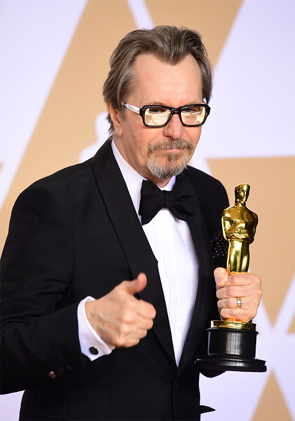 Oscar 2018, trionfa la “Forma dell’acqua”. Migliori attori: Oldman e McDormand Oscar 2018, trionfa la “Forma dell’acqua”. Migliori attori: Oldman e McDormand
