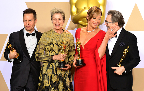 Oscar 2018, trionfa la “Forma dell’acqua”. Migliori attori: Oldman e McDormand Oscar 2018, trionfa la “Forma dell’acqua”. Migliori attori: Oldman e McDormand