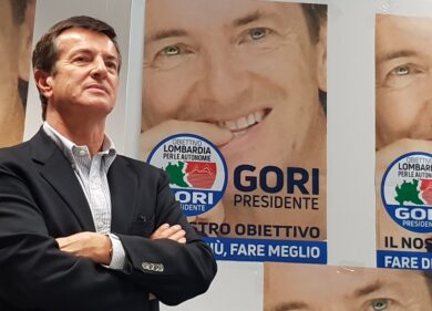 Gori torna a fare il sindaco. I civici e le sedie vuote al Parenti
