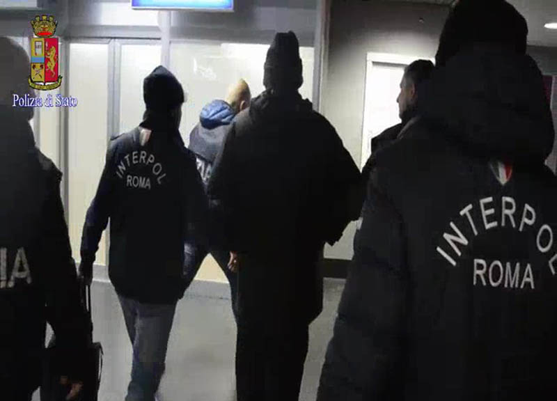 Banda della Magliana, estradato Fausto Pellegrinetti: il boss torna in Italia Banda della Magliana, estradato Fausto Pellegrinetti: il boss torna in Italia