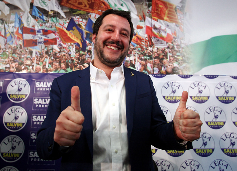 Elezioni 2018 Pd, Salvini: “Pronti a accogliere sinistra che guarda a Lega” Elezioni 2018 Pd, Salvini: “Pronti a accogliere sinistra che guarda a Lega”