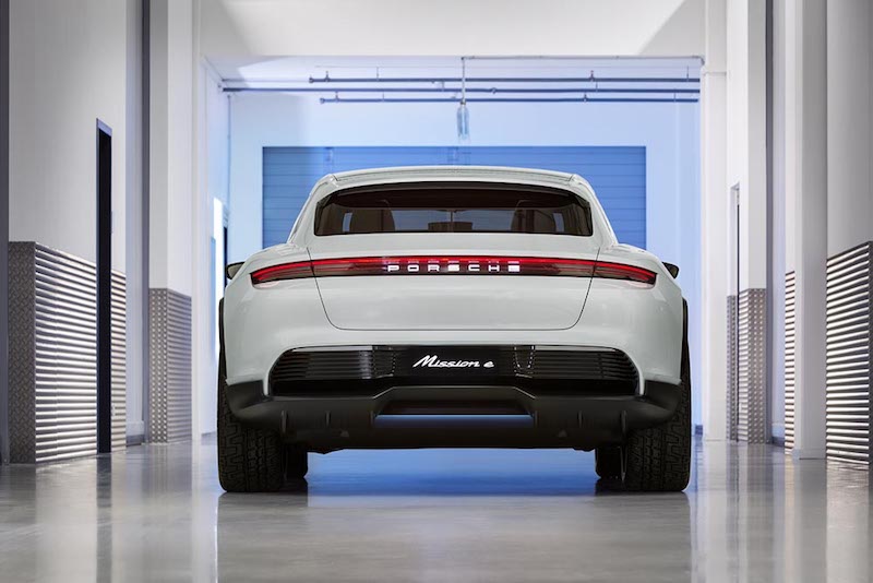 Ginevra 2018: Mission E Cross Turismo, la prima elettrica di Porsche Ginevra 2018: Mission E Cross Turismo, la prima elettrica di Porsche