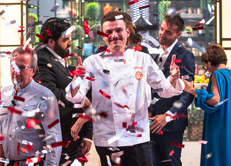 Galleria foto 'Masterchef 7 il vincitore è Simone. Ecco il settimo masterchef italiano' - foto 1