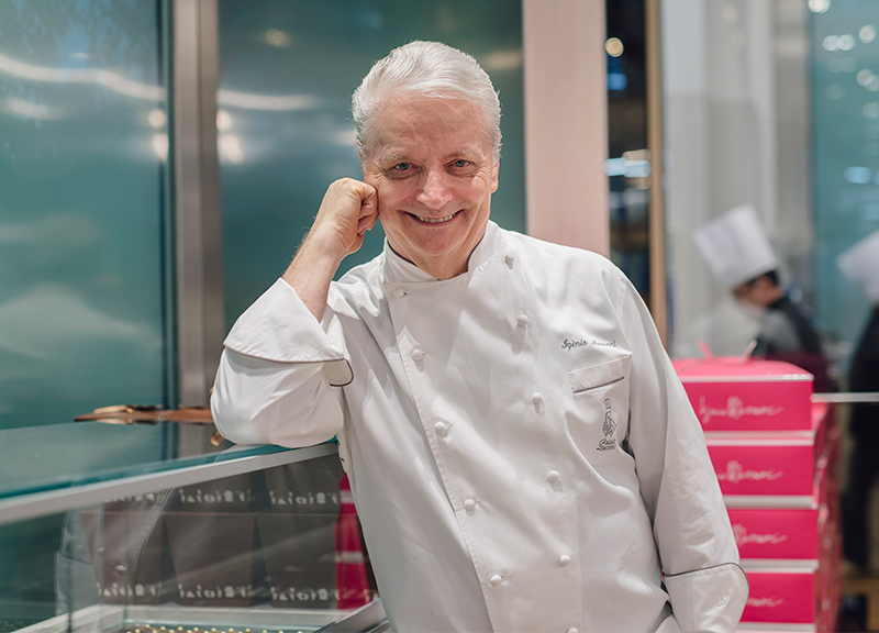 Iginio Massari apre a Milano la sua nuova pasticceria Iginio Massari apre a Milano la sua nuova pasticceria