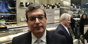 Iginio Massari apre la prima pasticceria a Milano in filiale Intesa Sanpaolo