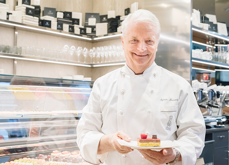 Iginio Massari ha inaugurato la pasticceria a Milano, le foto dell’evento Iginio Massari ha inaugurato la pasticceria a Milano, le foto dell’evento