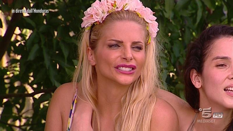 Isola Famosi, Di Benedetto: “Monte? all’inizio lo evitavo”. ISOLA 2018 NEWS Isola Famosi, Di Benedetto: “Monte? all’inizio lo evitavo”. ISOLA 2018 NEWS