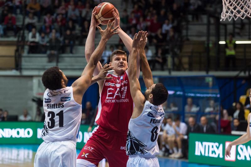 Olimpia Milano-Trento 88-80, Micov show a Desio