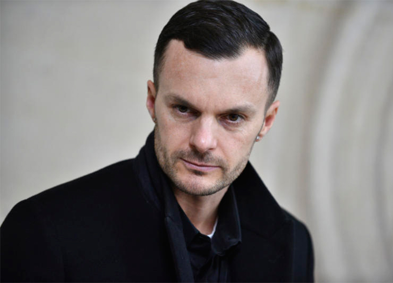 Dior, storico cambio per Dior Homme: Kris Van Assche lascia, arriva Kim Jones Dior, storico cambio per Dior Homme: Kris Van Assche lascia, arriva Kim Jones