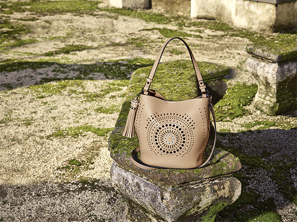 Carpisa, Penelope Cruz modella e co-designer: ecco la nuova campagna