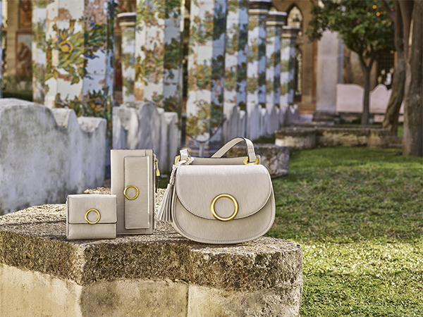 Carpisa, Penelope Cruz modella e co-designer: ecco la nuova campagna