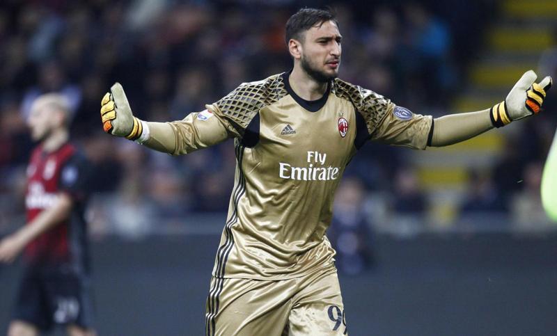 Raiola: “Donnarumma? Spero che il prossimo anno giochi Reina al Milan” Raiola: “Donnarumma? Spero che il prossimo anno giochi Reina al Milan”