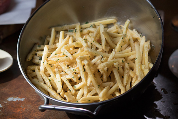 Food Network lancia “Man V Food – La Sfida”. Foto e video