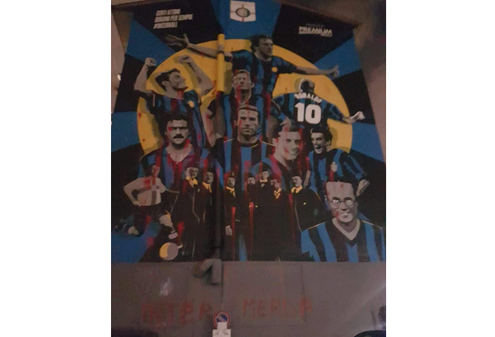 Milano, già vandalizzato il murales per celebrare i 110 anni dell’Inter Milano, già vandalizzato il murales per celebrare i 110 anni dell’Inter