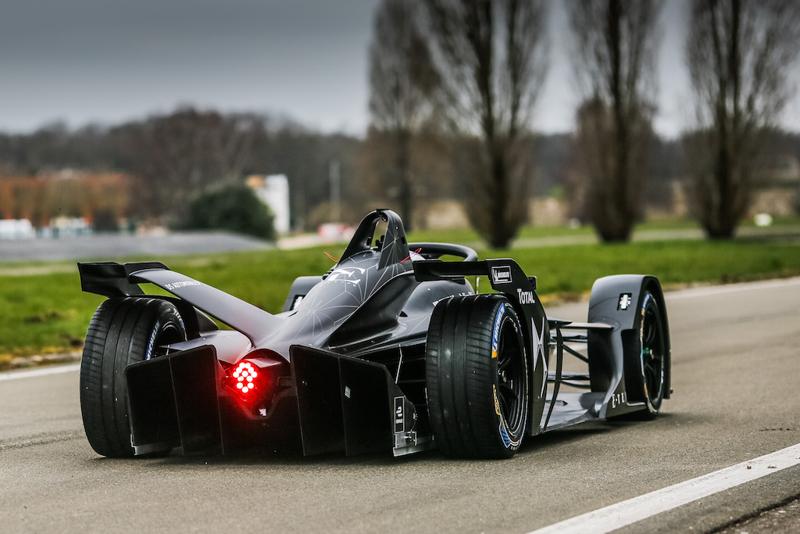 DS E-TENSE FE 19 anticipa le strategie della mobilità elettrica
