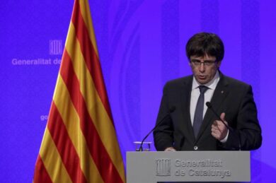 Catalogna, Puigdemont e altri 12 nazionalisti incriminati per ribellione