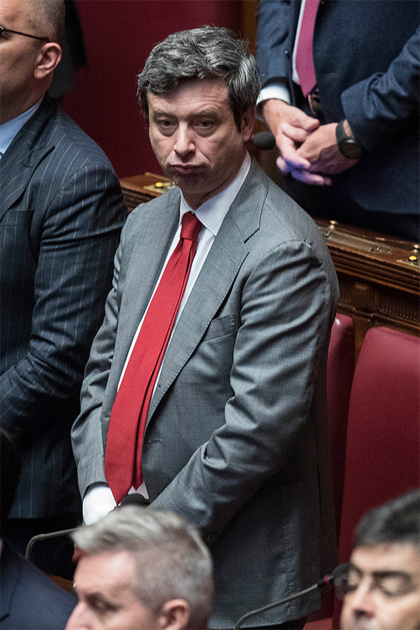Camere look, Maria Elena Boschi in abito botticelliano. FOTO – VIDEO Camere look, Maria Elena Boschi in abito botticelliano. FOTO – VIDEO