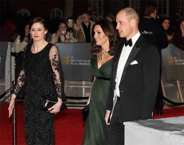 Kate Middleton: anche lei va in maternità, parto vicino. KATE MIDDLETON NEWS