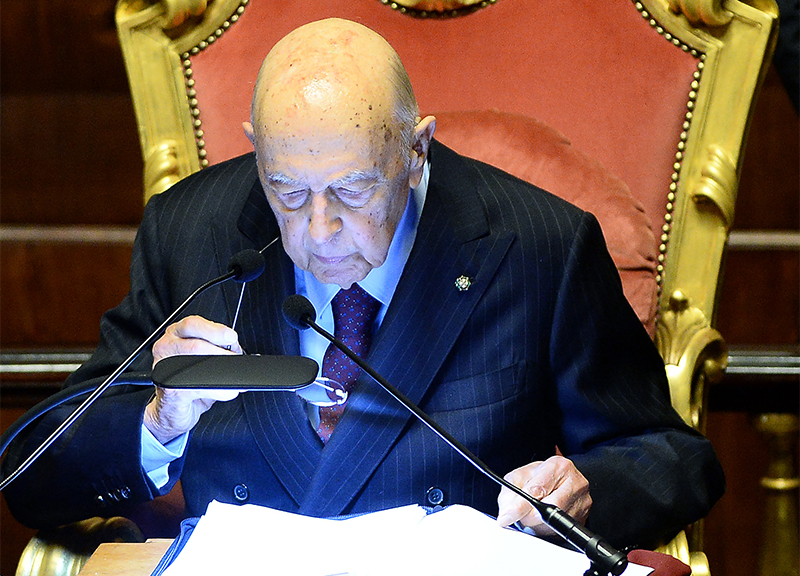 Camere look, Maria Elena Boschi in abito botticelliano. FOTO – VIDEO Camere look, Maria Elena Boschi in abito botticelliano. FOTO – VIDEO
