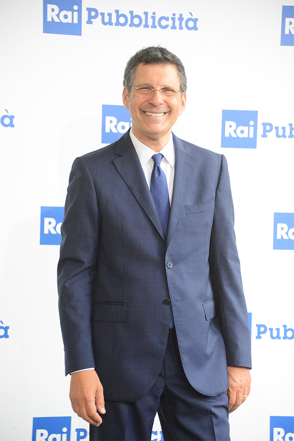 Fabrizio Frizzi camera ardente. Mimum: “Quella pizza della pace dopo la lite”