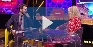 Amanda Lear: dai Beatles a Berlusconi. Ecco l’intervista da Cattelan