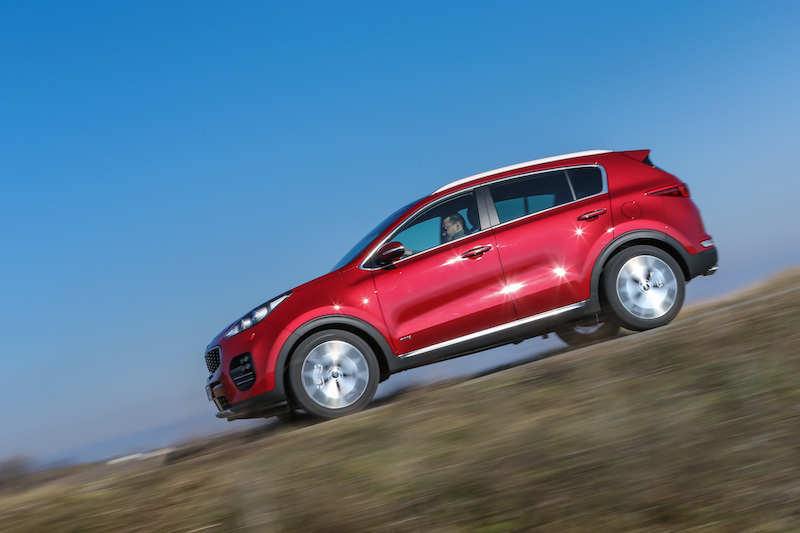Kia Sportage festeggia il suo 25esimo compleanno Kia Sportage festeggia il suo 25esimo compleanno
