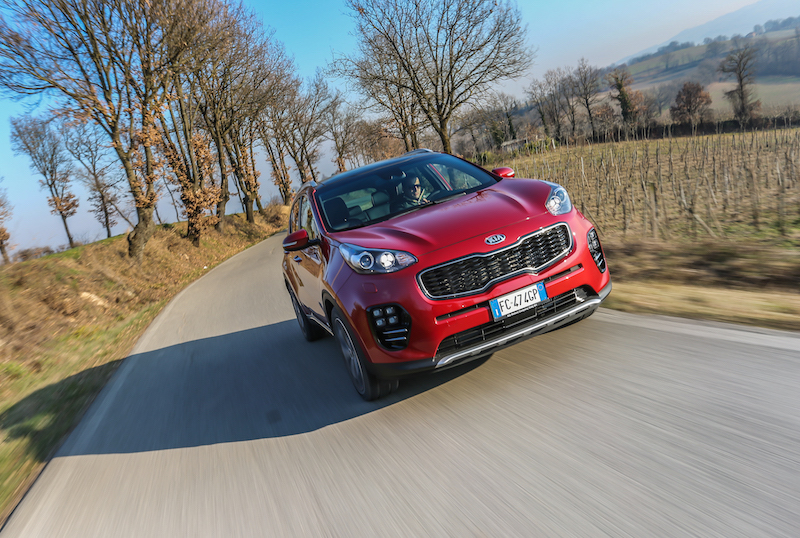 Kia Sportage festeggia il suo 25esimo compleanno Kia Sportage festeggia il suo 25esimo compleanno