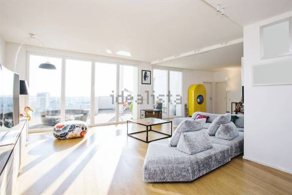 Milano, Fedez affitta casa: 9mila euro per i 270 mq a CityLife. Foto Milano, Fedez affitta casa: 9mila euro per i 270 mq a CityLife. Foto