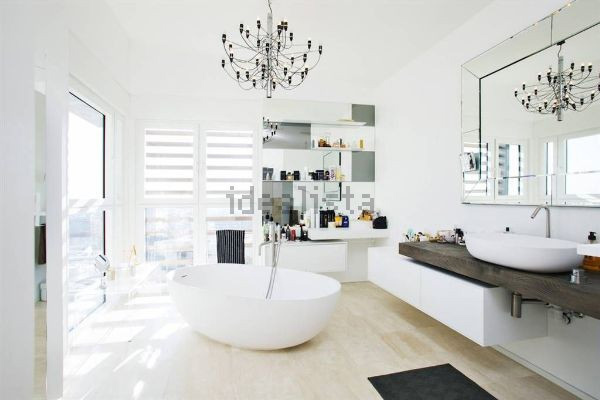 Milano, Fedez affitta casa: 9mila euro per i 270 mq a CityLife. Foto Milano, Fedez affitta casa: 9mila euro per i 270 mq a CityLife. Foto
