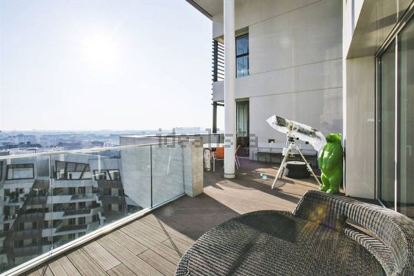 Milano, Fedez affitta casa: 9mila euro per i 270 mq a CityLife. Foto Milano, Fedez affitta casa: 9mila euro per i 270 mq a CityLife. Foto