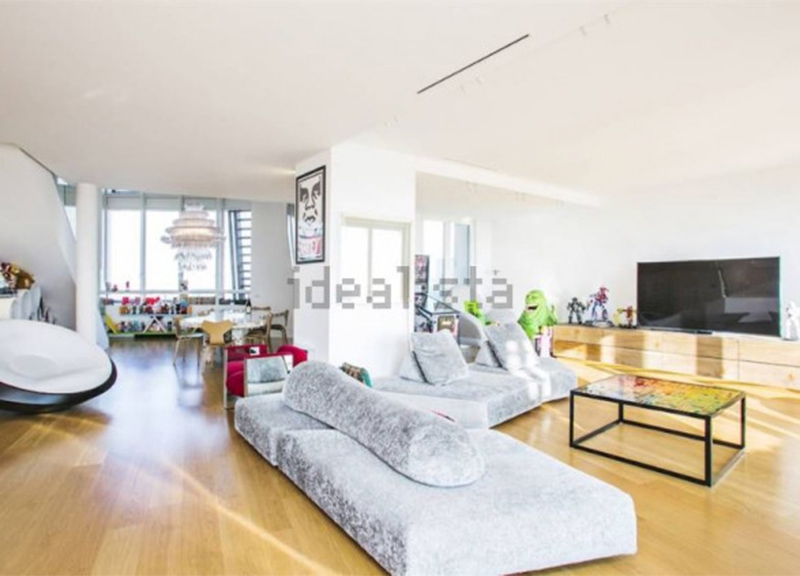 Milano, Fedez affitta casa: 9mila euro per i 270 mq a CityLife. Foto Milano, Fedez affitta casa: 9mila euro per i 270 mq a CityLife. Foto