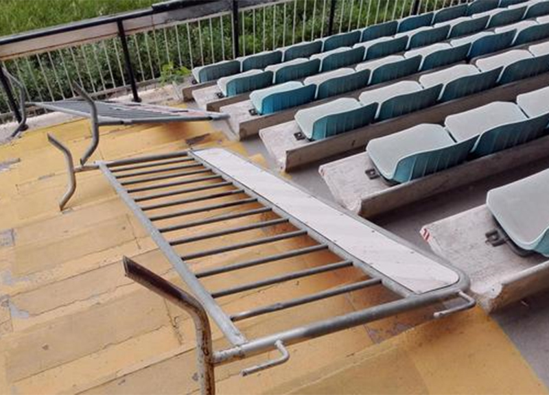 Stadio Flaminio, la grande “bidonville” nel cuore di Roma. Il caso: FOTO Stadio Flaminio, la grande “bidonville” nel cuore di Roma. Il caso: FOTO