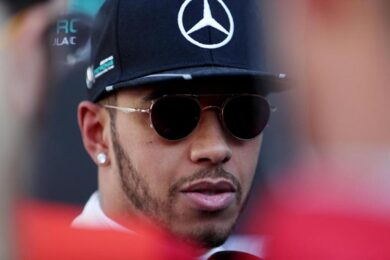 Formula 1, Hamilton annuncia il passaggio in MotoGP, ma è un pesce d’aprile