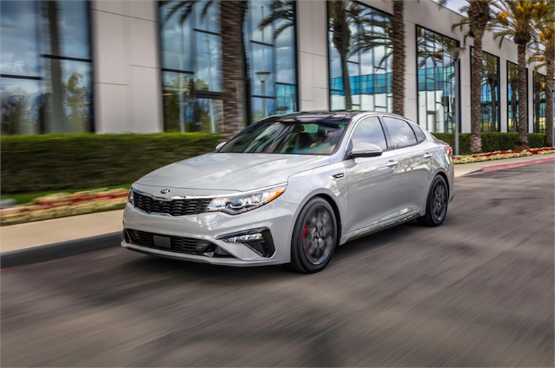 La rinnovata Kia Optima debutta al Salone di New York La rinnovata Kia Optima debutta al Salone di New York
