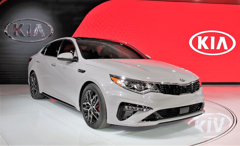 La rinnovata Kia Optima debutta al Salone di New York La rinnovata Kia Optima debutta al Salone di New York