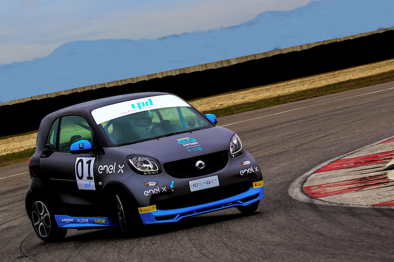 smart EQ fortwo e-cup, si parte da Roma