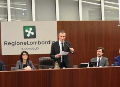 Regione Lombardia, Alessandro Fermi presidente. Alla dissidente Sardone 9 voti