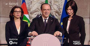 Crozza/Berlusconi all’uscita delle consultazioni con il presidente Mattarella