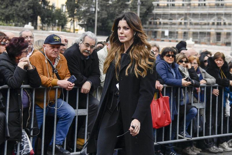 Frizzi, Rita Dalla Chiesa: “A Carlotta Mantovan voglio bene. Fabrizio vorrebbe che…”
