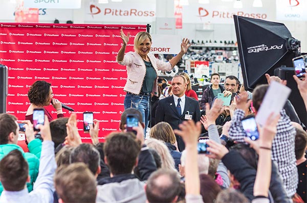 “Simo a più non posso”: lo show di Simona Ventura l’8 a San Donà di Piave “Simo a più non posso”: lo show di Simona Ventura l’8 a San Donà di Piave