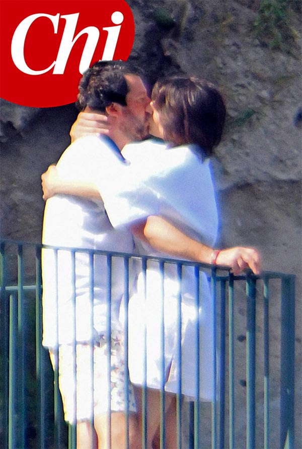 Come, grazie a una foto banale, Elisa Isoardi ha “stirato” tutta Italia Come, grazie a una foto banale, Elisa Isoardi ha “stirato” tutta Italia