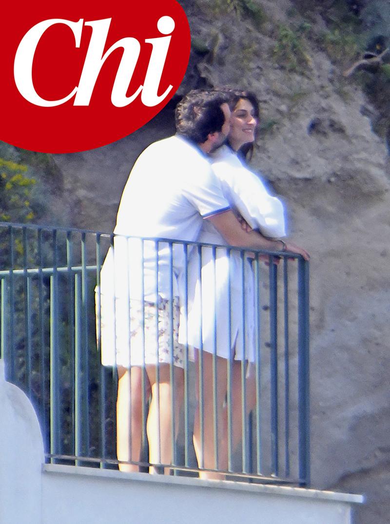 Come, grazie a una foto banale, Elisa Isoardi ha “stirato” tutta Italia Come, grazie a una foto banale, Elisa Isoardi ha “stirato” tutta Italia