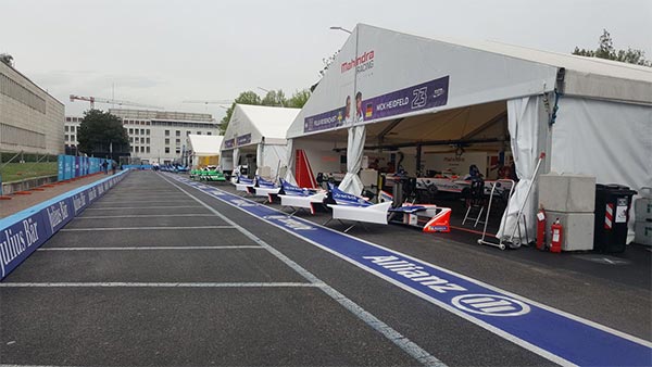 Formula E mania: caccia al biglietto introvabile. Sono sold out tutti e 30mila Formula E mania: caccia al biglietto introvabile. Sono sold out tutti e 30mila