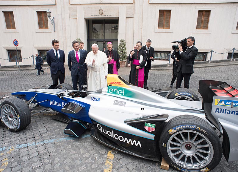 Formula E mania: caccia al biglietto introvabile. Sono sold out tutti e 30mila Formula E mania: caccia al biglietto introvabile. Sono sold out tutti e 30mila