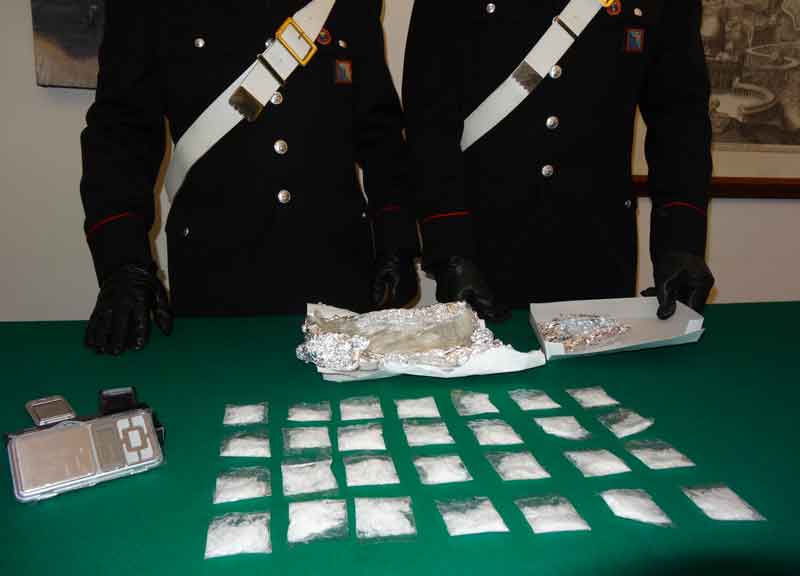 Droga del kamizaze, la shaboo arriva a Roma. Presi cinque pusher filippini Droga del kamizaze, la shaboo arriva a Roma. Presi cinque pusher filippini